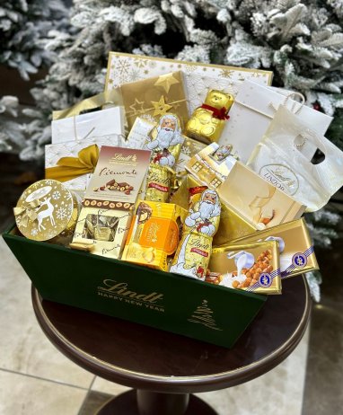 The showroom of Swiss chocolate Lindt has prepared a wide range of products for the New Year