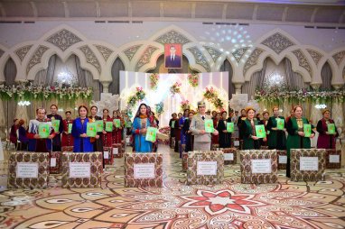 В Туркменистане назвали лауреатов конкурса Женщина года-2024