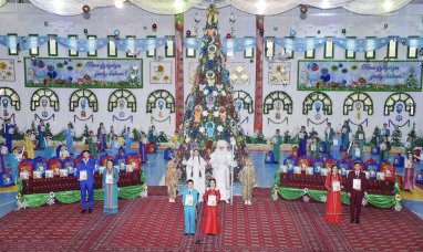 В Туркменистане организуют новогодний праздник для юных граждан страны