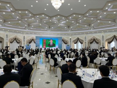 В Туркменистане начал работу Международный инвестиционный форум «Аркадаг - «умный» город»