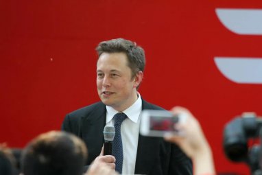 Elon Musk could become the world's first trillionaire as early as 2027