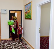 Фоторепортаж: В Ашхабаде многодетные семьи получили ключи от новых квартир