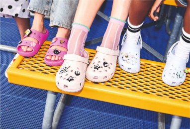 Магазин Crocs приглашает на зимнюю распродажу