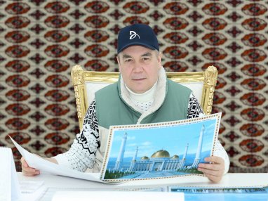 Гурбангулы Бердымухамедов: «Возведение главной мечети Ахала станет историческим событием»