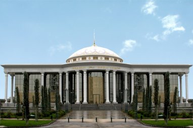 Группа современных туркменских художников приглашает на свою выставку «Учгун»