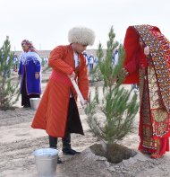 Fotoreportaž: Türkmenistanda bag ekmek çäresi geçirildi