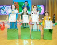 Конкурс среди школьников Туркменистана  “Самая очаровательная девочка-2015”