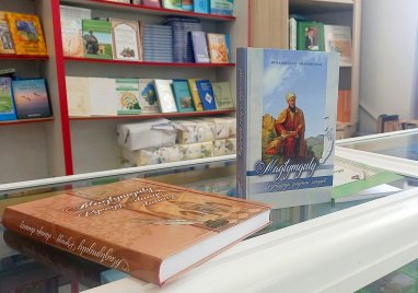 В Туркменистане издан ряд книг, посвящённых наследию Махтумкули