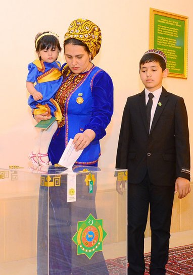 Fotoreportaž: Türkmenistanyň Mejlisiniň deputatlaryň saýlawlary