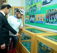 Фоторепортаж: Афганские велосипедисты прибыли в Ашхабад