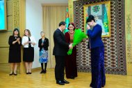 Фоторепортаж: Церемония вручения паспортов новым гражданам Туркменистана
