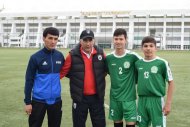 Фоторепортаж: Мастер-класс Курбана Бердыева для юношеской сборной Туркменистана