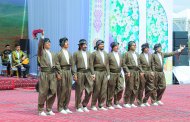 Fotoreportaž: Türkmenistan we Eýran bilelikde Nowruz baýramyny belledi