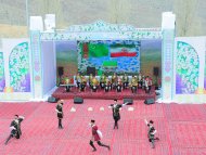 Фоторепортаж: Туркменистан и Иран совместно отпраздновали Новруз