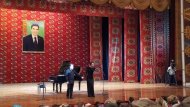 Fotoreportaž: Russiýanyň at gazanan artisti we professor Ýuriý Bogdanowyň konserti
