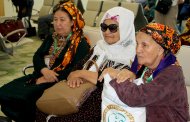 Фоторепортаж: Туркменские паломники отправились в хадж