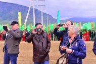 Fotoreportaž: Türkmenistanda Türkmen bedewiniň milli baýramy mynasybetli marafon ýaryşy geçirildi