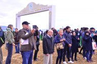 Fotoreportaž: Türkmenistanda Türkmen bedewiniň milli baýramy mynasybetli marafon ýaryşy geçirildi