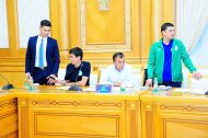 Fotoreportaž: Türkmenistan we Koreýa Respublikasy duşuşygynyň öňüsyrasyndaky mitingi