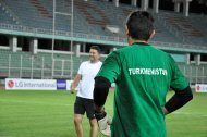 Fotoreportaž: Türkmenistanyň futbol ýygyndysy Köpetdag stadionynda