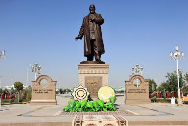 Monument to Kazakh poet and thinker Abai Kunanbayev unveiled in Ashgabat