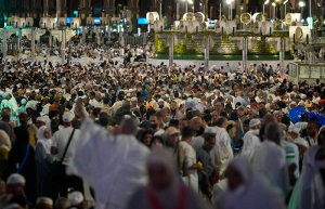  Millionlarça musulmanlar Saud Arabystanyna haja bardy