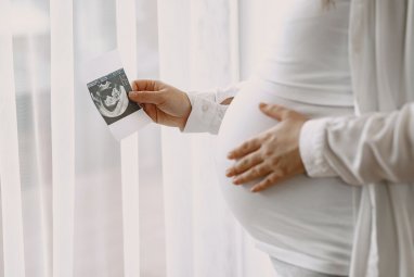 Pregnancy increases a woman's biological age