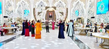 В Туркменабате прошел праздничный концерт, посвященный 8 Марта