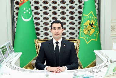 Президент Туркменистана поручил повысить темпы сбора урожая хлопка