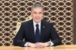 Председатель Халк Маслахаты поздравил Президента Туркменистана с Днём Конституции и Государственного флага