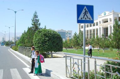 В Туркменистане продолжается месячник по дорожной безопасности