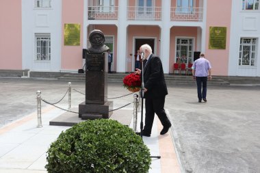 Photoreport from the opening ceremony of the monument to Yuri Gagarin in Ashgabat