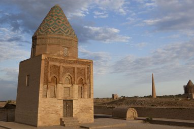 Туркменистан разработает проект программы развития международного сотрудничества в сфере туризма