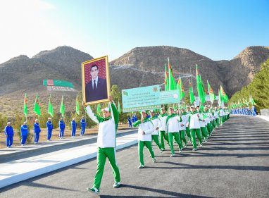 The President of Turkmenistan took part in the ascent along the Path of Health