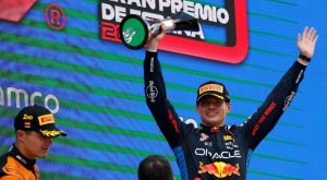 Formula 1'de 2024 sezonunun onuncu yarışı olan İspanya Grand Prix'sini, Max Verstappen kazandı