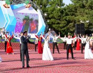  Fotoreportaž: Türkmenistanyň Döwlet Sirkiniň meýdançasynda «Soňky jaň» konserti geçirildi