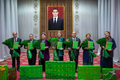 Мяхри Перделиева стала «Преподавателем года Туркменистана - 2023»