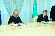 Фоторепортаж: Еврокомиссар по иностранным делам Федерика Могерини в Туркменистане