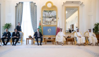 Türkmenistanyň Prezidenti Kataryň Emiri bilen ikitaraplaýyn gepleşikleri geçirdi