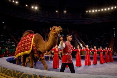 Во время школьных каникул цирк в Ашхабаде дает по два представления ежедневно