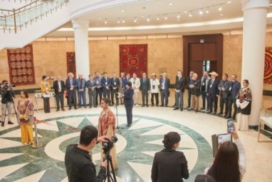 The head of the Union of Artists of Turkmenistan was awarded a gold medal in Tashkent