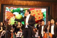 Fotoreportaž: Türkmenistanyň simfoniki orkestriniň Täze ýyl konserti
