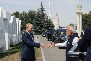 Hindistan Başbakanı Narendra Modi, Moskova’da Rusya Devlet Başkanı Vladimir Putin ile görüştü