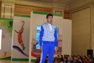 Fotoreportaž: Aşgabatda sport egin-eşikleriniň görkezilişi geçirildi