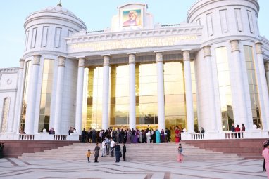 «Bagtyýarlyk döwrüniň teatr sungaty» atly IV halkara festiwalyň meýilnamasy belli boldy