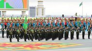 Türkmenistanyň Garaşsyzlygynyň 30 ýyllygy mynasybetli geçirilen harby ýörişden fotoreportaž