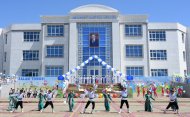 Фоторепортаж: Учащиеся средних школ Туркменистана отправились на отдых в детские оздоровительные центры