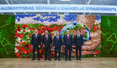 The President of Turkmenistan visited the exhibition of producers of Central Asian countries