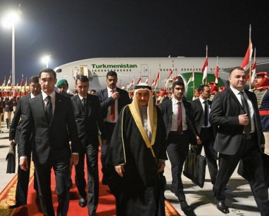 Сердар Бердымухамедов прибыл в Бахрейн с официальным визитом
