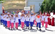 Фоторепортаж: Учащиеся средних школ Туркменистана отправились на отдых в детские оздоровительные центры